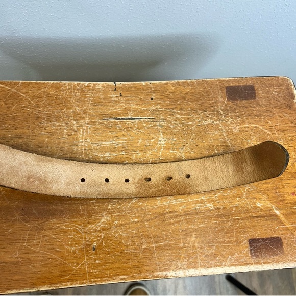 Vintage Brown Leather Belt Gold Buckle Emblem Rustic Western Boho Mens 41/42” - Picture 8 of 11